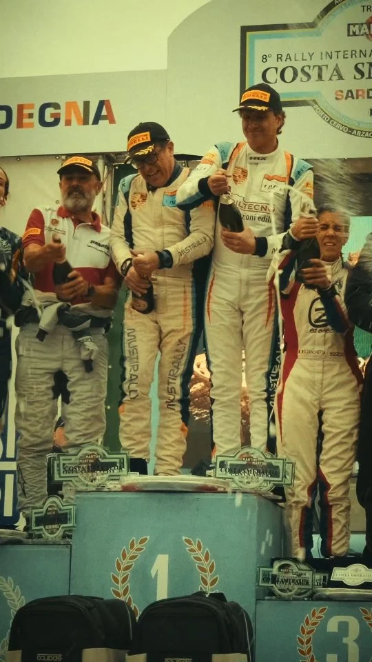 Con un secondo giorno davvero incredibile si conclude il nostro 8° Rally Costa Smeralda! Vede la vittoria di Matteo Musti e Claudio Biglieri che hanno dominato quasi tutte le prove della giornata🏅!
Sul podio anche Oreste PASETTO e Carlotta Romano 🥈 seguiti da Tiziano NEROBUTTO e Giulia ZANCHETTA 🥉!
È stata davvero una lunga strada 😉

#rcss8 #rallycostasmeraldastorico #autostoriche #costasmeralda #AutoStoriche